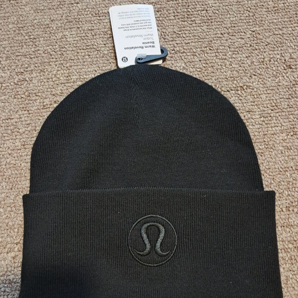 NWT Lululemon Warm Revelation Beanie S/M